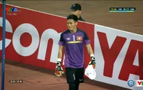 VIDEO: Pha bóng dẫn đến thẻ đỏ của Nguyên Mạnh