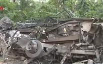 VIDEO: Hiện trường vụ nổ xe khách thương tâm tại Lào