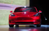 Tesla Model 3 đạt kỷ lục 325.000 đơn hàng chỉ sau 1 tuần mở bán