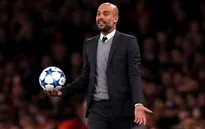 Lỡ mồm chê bai, Pep Guardiola "chạm nọc" CĐV Man Utd