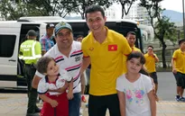 ĐT Futsal Việt Nam rạng rỡ đi shopping sau khi vượt qua vòng bảng World Cup