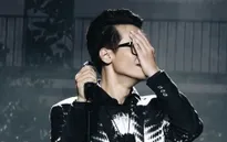 Hà Anh Tuấn che mặt khóc trong live concert kỷ niệm 10 năm