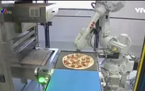 Làm bánh pizza bằng robot