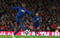 Pogba nhận bão "gạch đá" sau màn trình diễn tệ hại trước Liverpool
