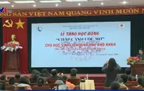 Quảng Trị trao học bổng cho học sinh nghèo
