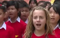 Cô bé Capri và Hành trình “80 bài quốc ca kết nối trái tim” đến Đà Nẵng