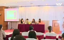Cô gái bị lạm dụng tình dục ra mắt tự truyện “Cát hay là ngọc” tại Hà Nội