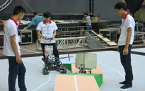 Cận cảnh các Robocon ra sân "tìm năng lượng sạch"