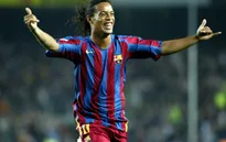 Barcelona tái “kí hợp đồng” với Ronaldinho