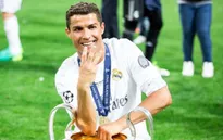 Hành động tuyệt vời của Cristiano Ronaldo với CĐV tàn tật
