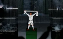 Ronaldo khoa trương thanh thế trước 8 vạn CĐV ở Bernabeu