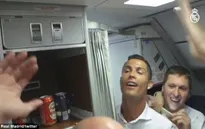 Sao Real Madrid ca hát say sưa ở độ cao 10.000m