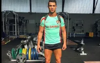 Bác sĩ phẫu thuật "choáng" với thể trạng của Cristiano Ronaldo