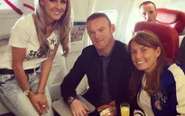 Rooney bay tới Ibiza cùng vợ giải sầu EURO 2016