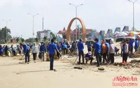 Tuổi trẻ Nghệ An ra quân làm sạch biển sau lũ