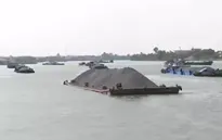 Nỗ lực khắc phục giao thông đường thủy sau sự cố sập cầu Ghềnh