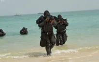 Saudi Arabia tập trận bắn đạn thật