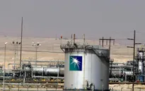 Saudi Aramco không cắt giảm sản lượng dù giá dầu xuống đáy