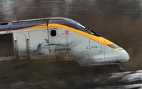 Tàu cao tốc Eurostar bị cháy, 700 hành khách mắc kẹt trên đường