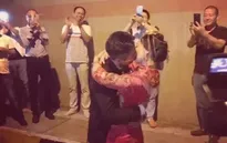 Sợ quá giờ lành, cặp đôi Trung Quốc cưới luôn trong đường hầm