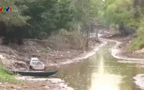 Cà Mau: Giao thông đường thủy bị ngưng trệ vì hạn hán