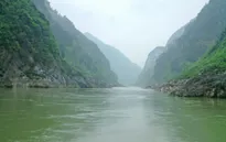 Trung Quốc điều tra vụ đổ trộm 2.000 tấn rác trên sông Dương Tử