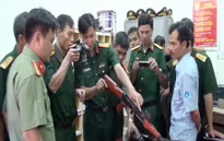 Súng, lựu đạn trên xe khách ở Quảng Nam là mô hình vũ khí quân dụng