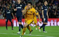 Suarez nhảy múa giữa bầy sói “lên đồng”