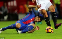 Luis Suarez "tẩy thẻ" đầy tinh quái trước El Clasico