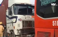 TP.HCM: Va chạm giao thông liên hoàn, 1 người đi cấp cứu