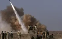 Iran tuyên bố thử thành công tên lửa đạn đạo tầm trung