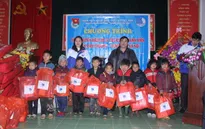 Tình nguyện mùa đông mang hơi ấm về xã A Mú Sung