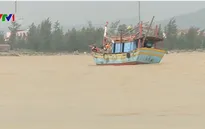 Chìm tàu cá tại cửa Gianh, Quảng Bình