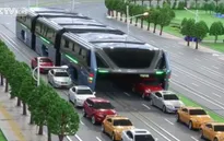 Trung Quốc giới thiệu mẫu xe buýt cải tiến vượt tắc đường