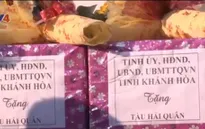 Hàng trăm tấn quà Tết lên đường ra Trường Sa