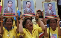 Người dân Thái Lan khóc nghẹn, tiếc thương Nhà vua Bhumibol Adulyadej
