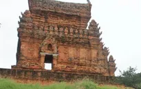 Nhiều di tích tháp Chăm bị “bỏ quên”