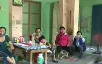 Cả làng "vật vã" trong mùi thuốc lá, chính quyền lúng túng xử lý