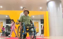 Người thương binh già với tính yêu bóng chuyền