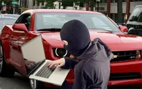 Tin tặc có thể chiếm quyền kiểm soát ô tô khi xe đang chạy
