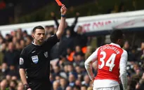 Cận cảnh tình huống Coquelin nhận thẻ đỏ khiến Arsenal sụp đổ