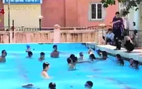 Hà Nội phổ cập bơi cho học sinh tiểu học