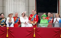 Nước Anh mừng sinh nhật lần thứ 90 của Nữ hoàng Elizabeth II