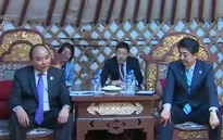 Thủ tướng Nguyễn Xuân Phúc hội kiến Thủ tướng Nhật Bản