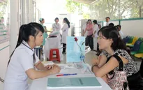 Người dân hài lòng với sự tư vấn tiêm chủng tại Viện Pasteur TP.HCM