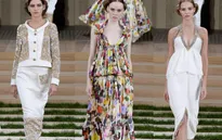 Chanel trình làng thiết kế dạ tiệc Xuân - Hè 2016