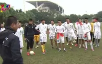 Thầy trò HLV Phan Thanh Hùng ngậm ngùi đón Tết xa nhà