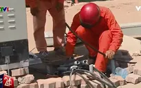 Thời tiết nắng nóng như thiêu đốt tại Hà Nội