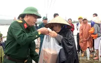 Phú Yên tiếp nhận 4 tấn lương khô cứu trợ