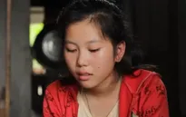 Em nhỏ mồ côi mẹ gửi ước mơ đến trường vào... hạc giấy